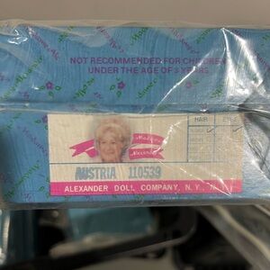 Madame Alexander Doll Austria 110539